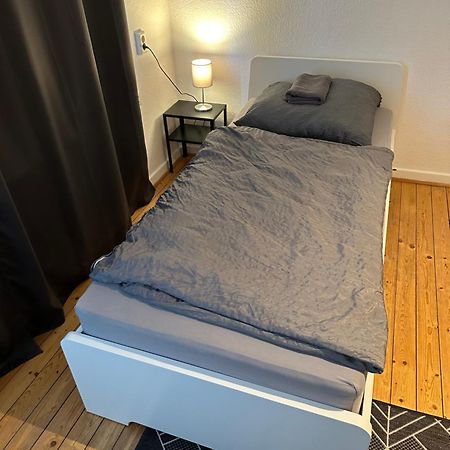 Doppelbett Unterkunft Vahrenwald-List 하노버 외부 사진
