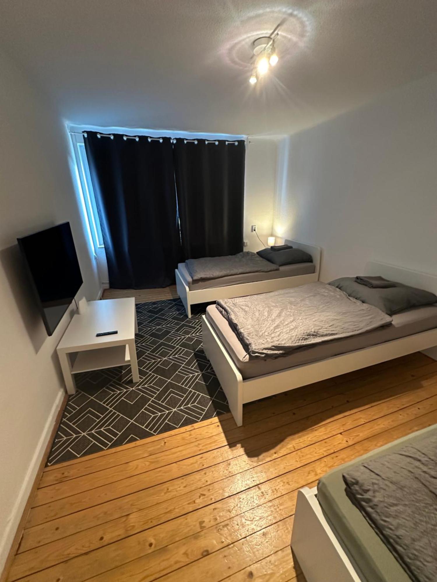 Doppelbett Unterkunft Vahrenwald-List 하노버 외부 사진
