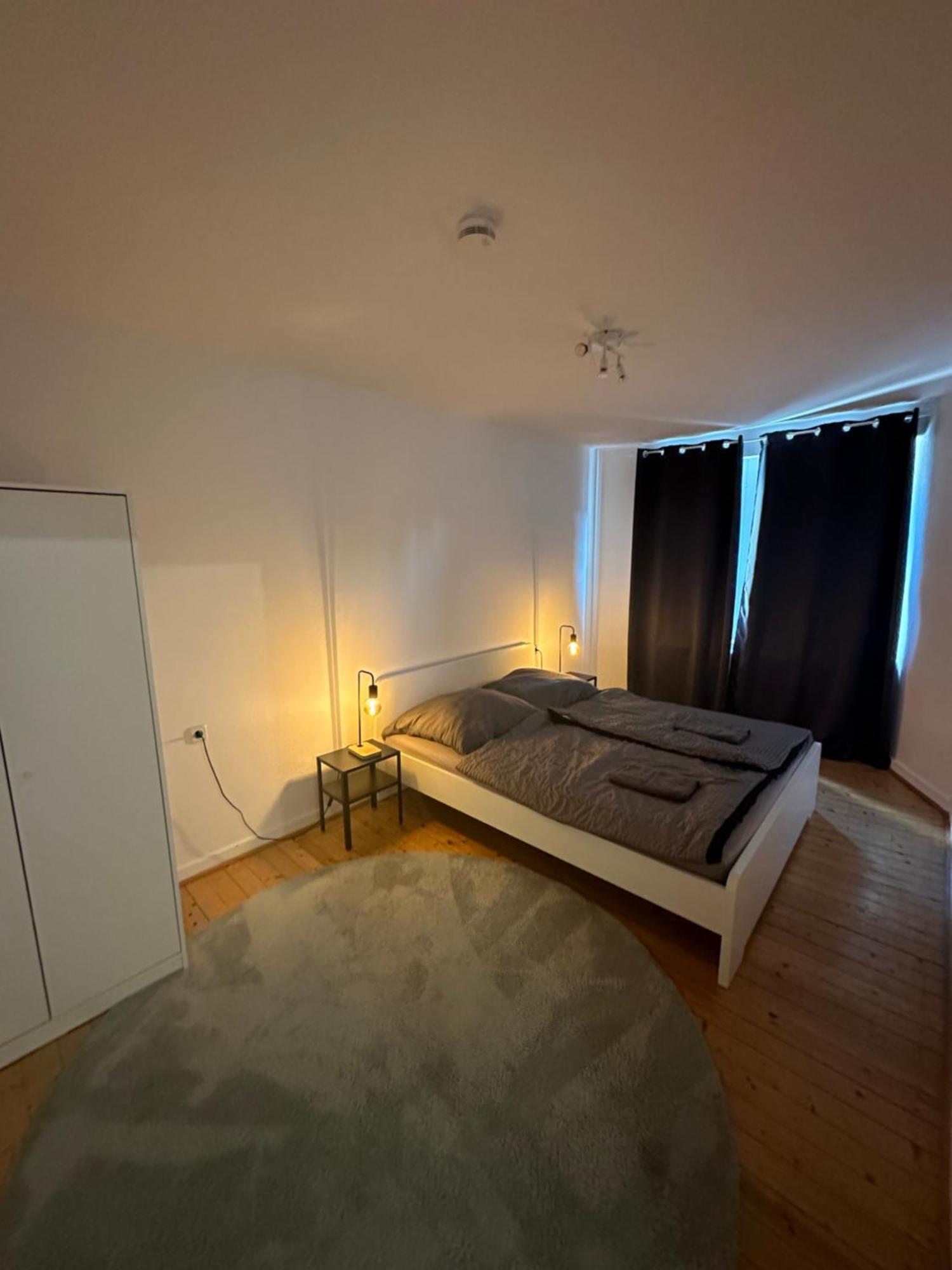 Doppelbett Unterkunft Vahrenwald-List 하노버 외부 사진