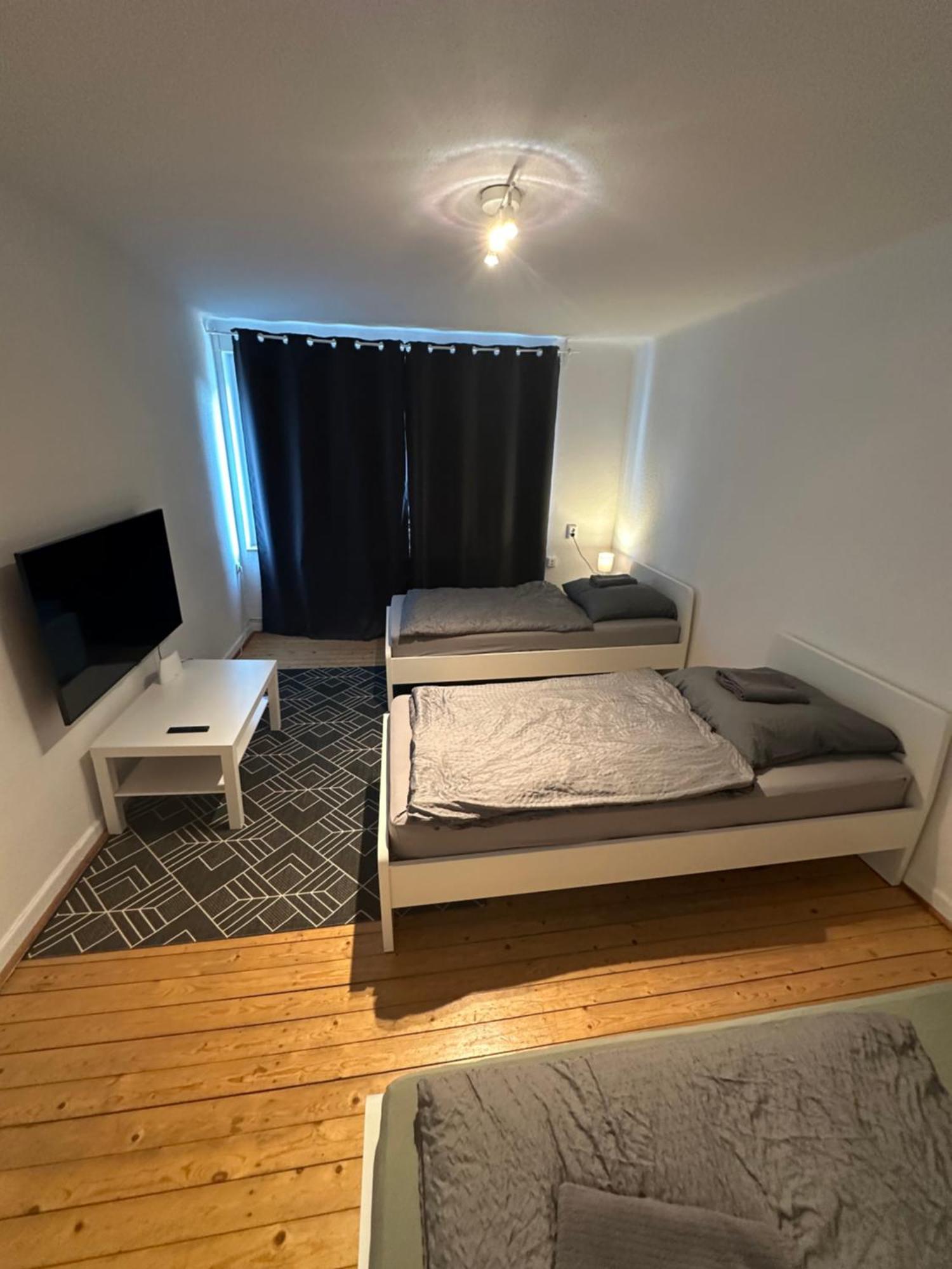 Doppelbett Unterkunft Vahrenwald-List 하노버 외부 사진