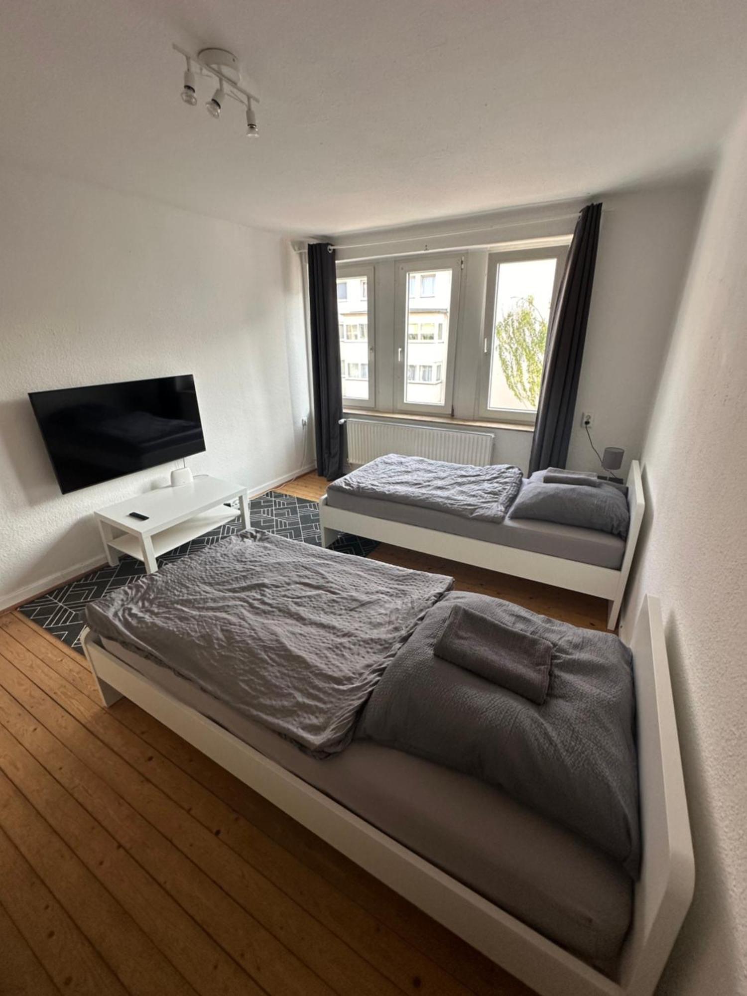 Doppelbett Unterkunft Vahrenwald-List 하노버 외부 사진